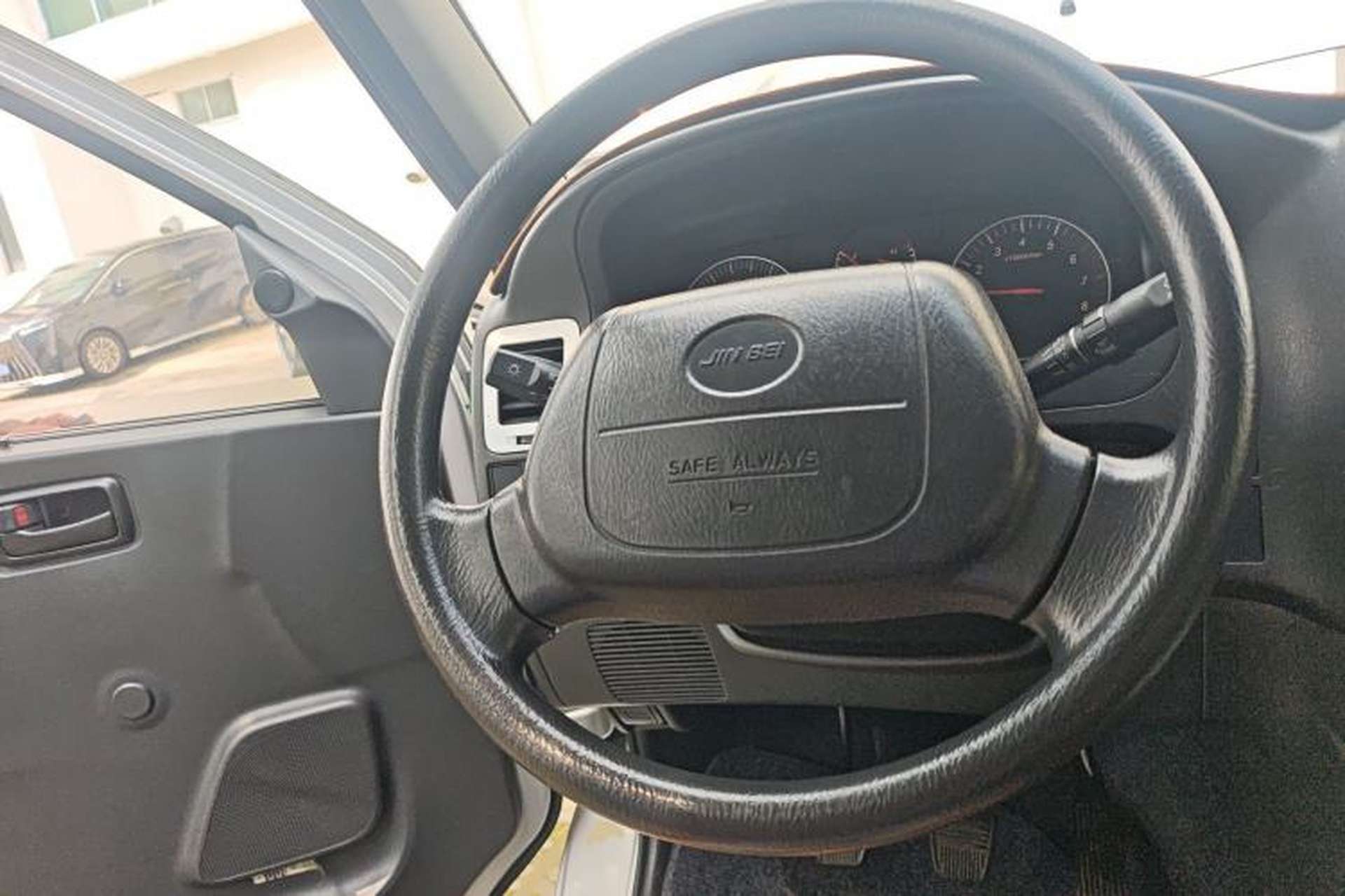 Used Jinbei Grace 2019 2.0L Express Comfort 7-Seater China VI 1TZS Steering Wheel