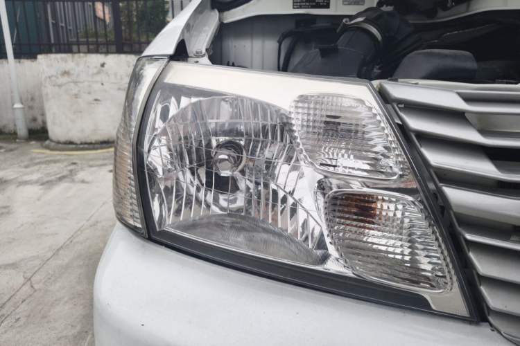 Used Jinbei Grace 2019 2.0L Express Comfort 7-Seater China VI 1TZS Right Front Headlight