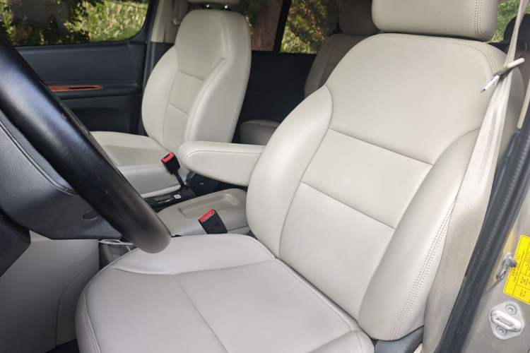 Used Jinbei Grace  Left Front Seat