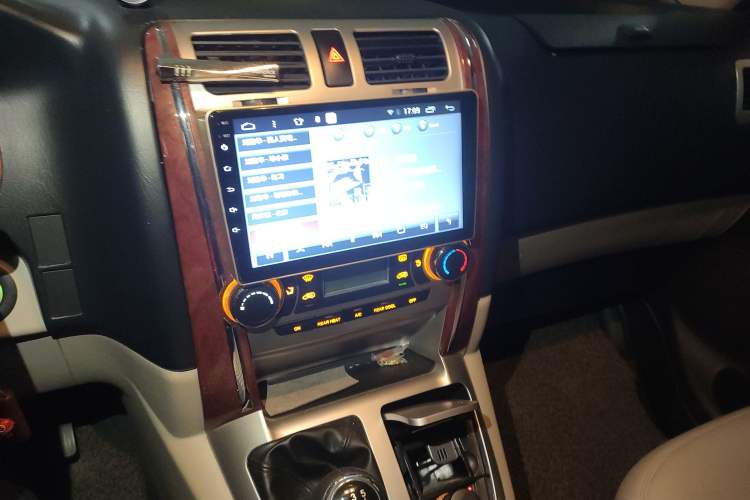Used Jinbei Grace 2020 2.0L Fast-Track Upgrade China VI Standard Comfortable 10-Seater 1TZS Audio And AC Panel