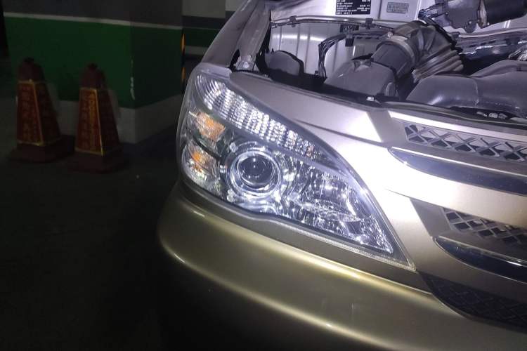 Used Jinbei Grace 2020 2.0L Fast-Track Upgrade China VI Standard Comfortable 10-Seater 1TZS Right Front Headlight