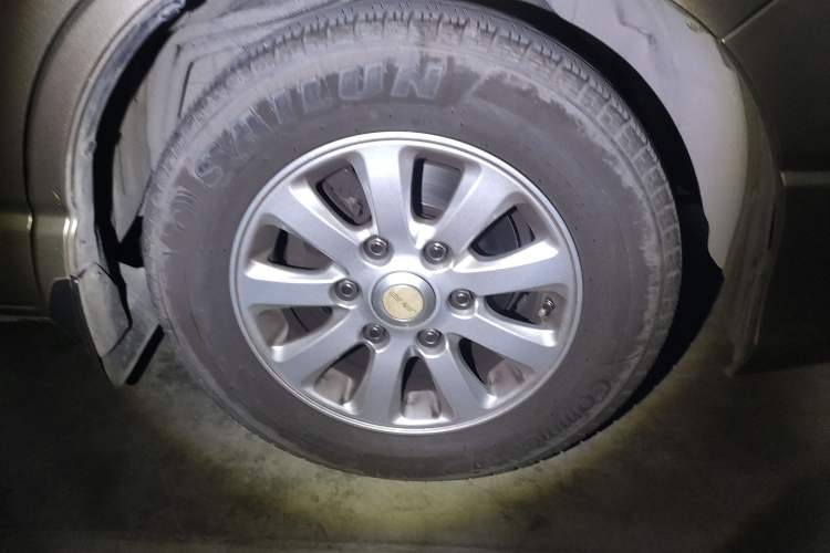 Used Jinbei Grace 2020 2.0L Fast-Track Upgrade China VI Standard Comfortable 10-Seater 1TZS Right Front Wheel Hub