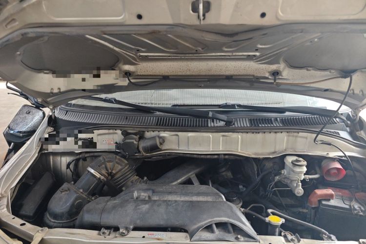 Used Jinbei Grace  Engine Bay