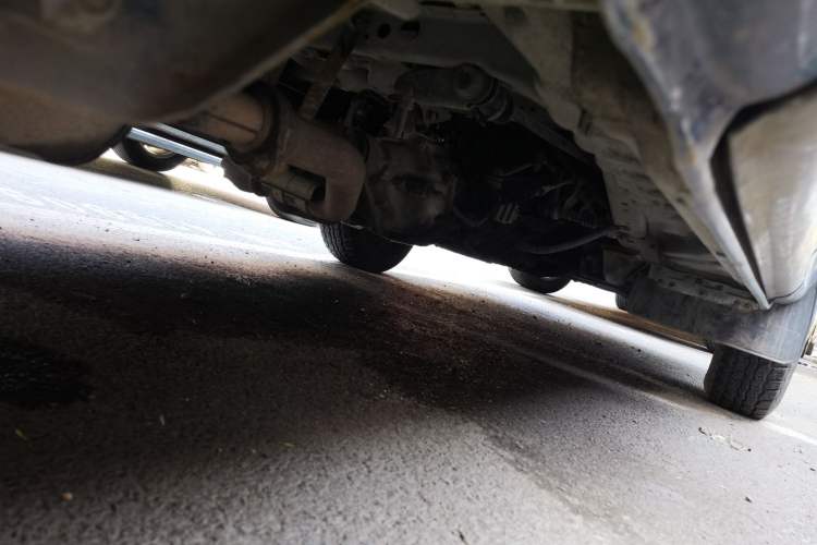 Used Jinbei Hiace 2011 2.0L 5th Generation Kuaiyunwang Luxury Edition 4G19 Chassis Rear Right