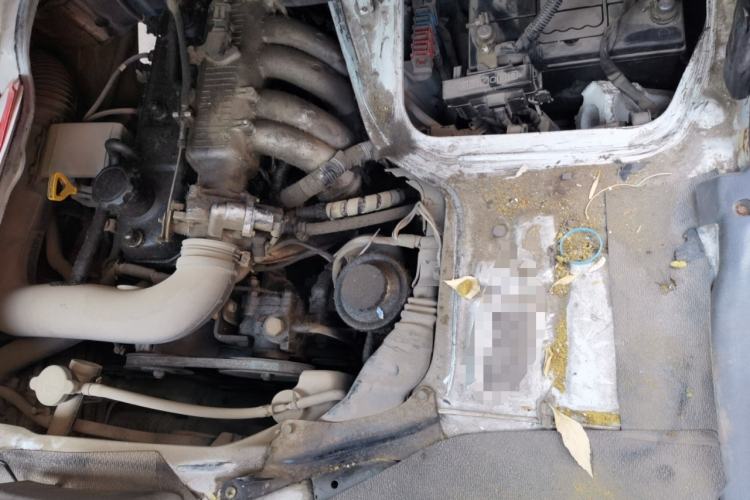 Used Jinbei Hiace 2011 2.0L 5th Generation Kuaiyunwang Luxury Edition 4G19 Engine Bay