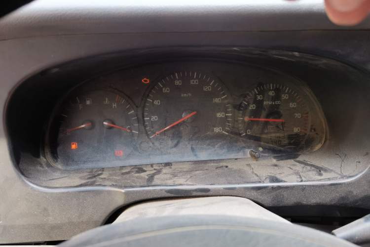 Used Jinbei Hiace 2011 2.0L 5th Generation Kuaiyunwang Luxury Edition 4G19 Instrument Cluster