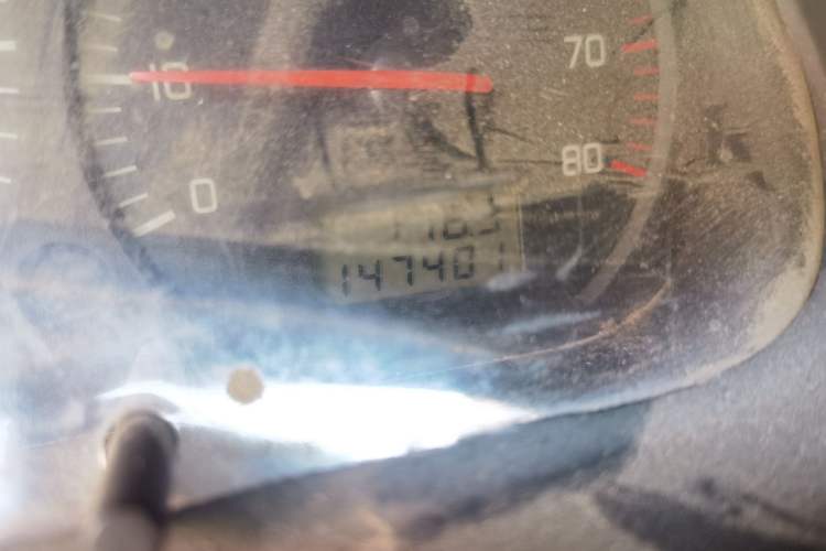 Used Jinbei Hiace 2011 2.0L 5th Generation Kuaiyunwang Luxury Edition 4G19 Odometer Close Up