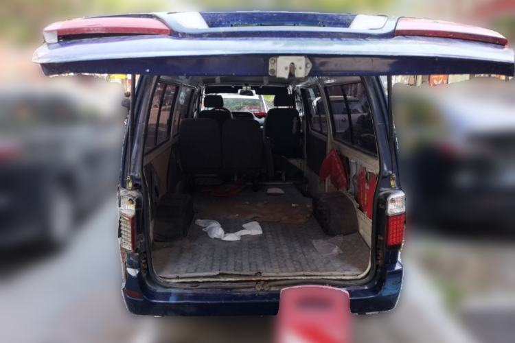 Used Jinbei Hiace 2011 2.0L 5th Generation Kuaiyunwang Luxury Edition 4G19 Trunk