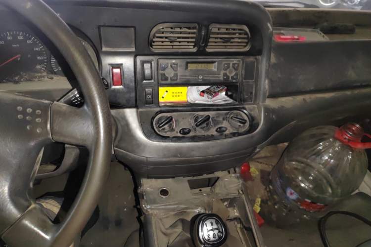 Used Jinbei Hiace 2011 2.0L 5th Generation Power King Classic 4G20D4B Audio And AC Panel