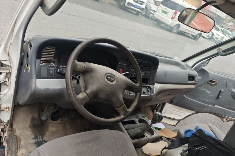 Used Jinbei Hiace 2011 2.0L 5th Generation Kuaiyunwang Standard Version 4G20B Center Console