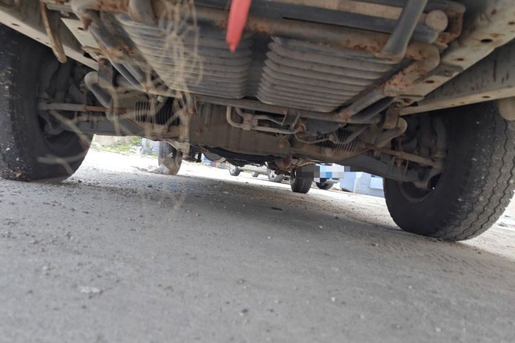 Used Jinbei Hiace 2011 2.0L Fifth-Generation Express Luxury V19 Chassis Front