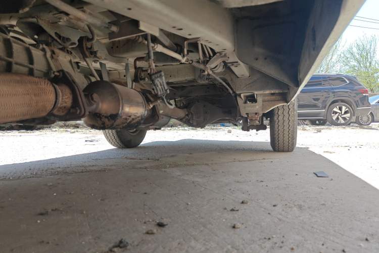 Used Jinbei Hiace 2011 2.0L Fifth-Generation Express Luxury V19 Chassis Front Left