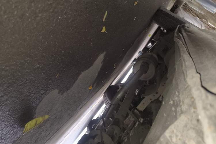 Used Jinbei Hiace 2011 2.0L 5th Generation Power King Classic 4G20D4B Chassis Front Right