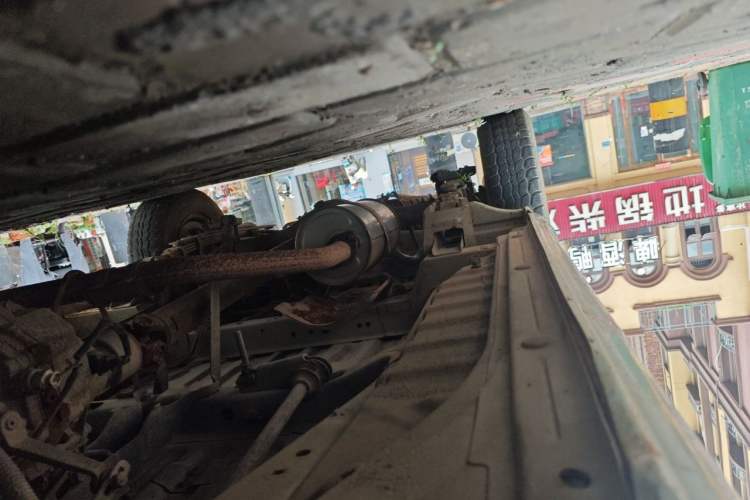 Used Jinbei Hiace 2011 2.0L 5th Generation Kuaiyunwang Standard Version 4G20B Chassis Front Right
