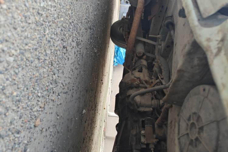 Used Jinbei Hiace 2011 2.0L Fifth-Generation Express Luxury V19 Chassis Front Right