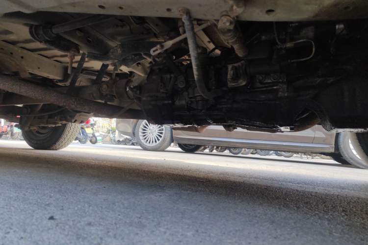 Used Jinbei Hiace 2011 2.0L 5th Generation Power King Classic 4G20D4B Chassis Front Right