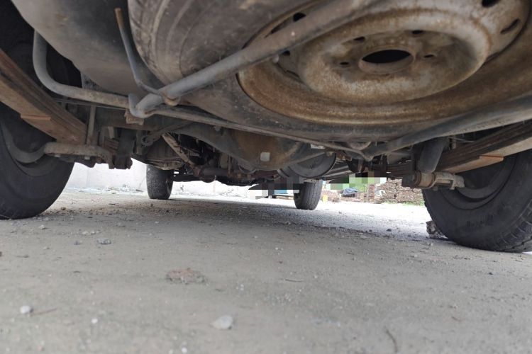 Used Jinbei Hiace 2011 2.0L Fifth-Generation Express Luxury V19 Chassis Rear