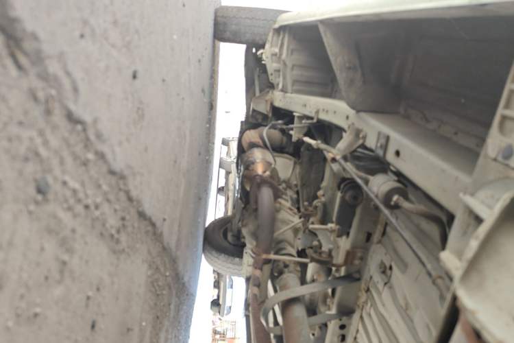 Used Jinbei Hiace 2011 2.0L Fifth-Generation Express Luxury V19 Chassis Rear Left