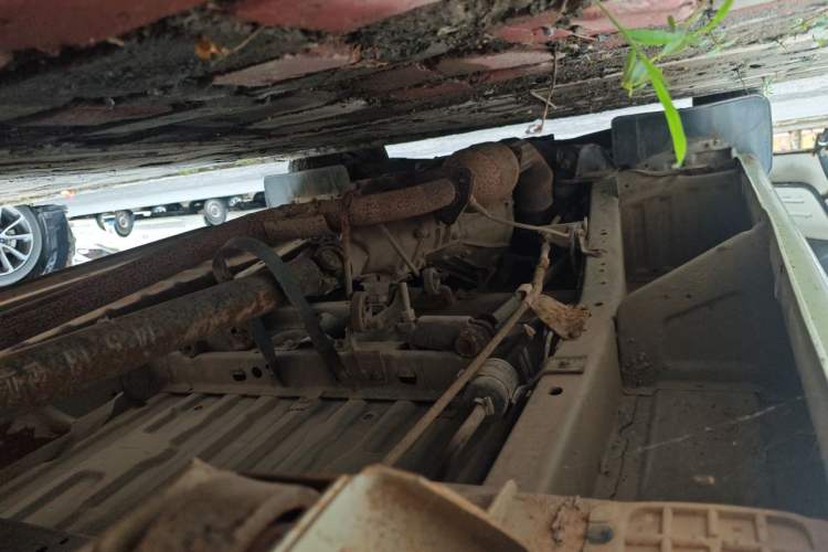 Used Jinbei Hiace 2011 2.0L 5th Generation Kuaiyunwang Standard Version 4G20B Chassis Rear Left