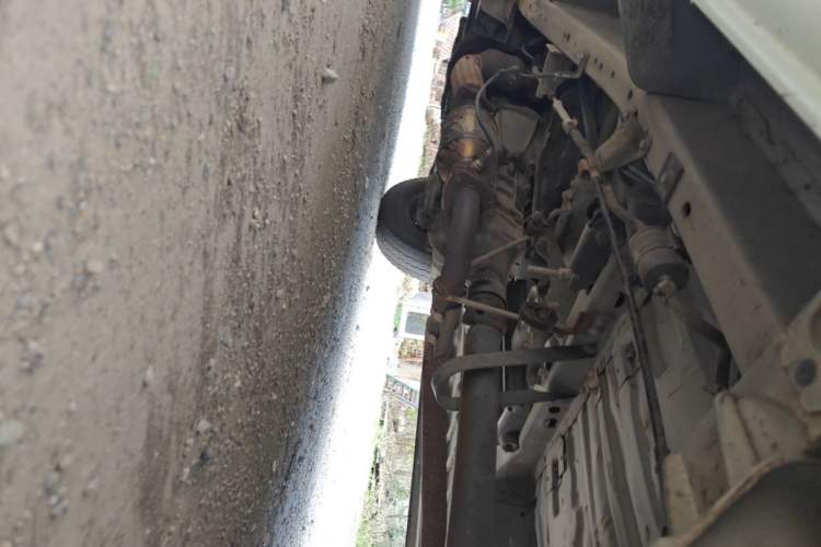 Used Jinbei Hiace 2011 2.0L Fifth-Generation Express Luxury V19 Chassis Rear Left