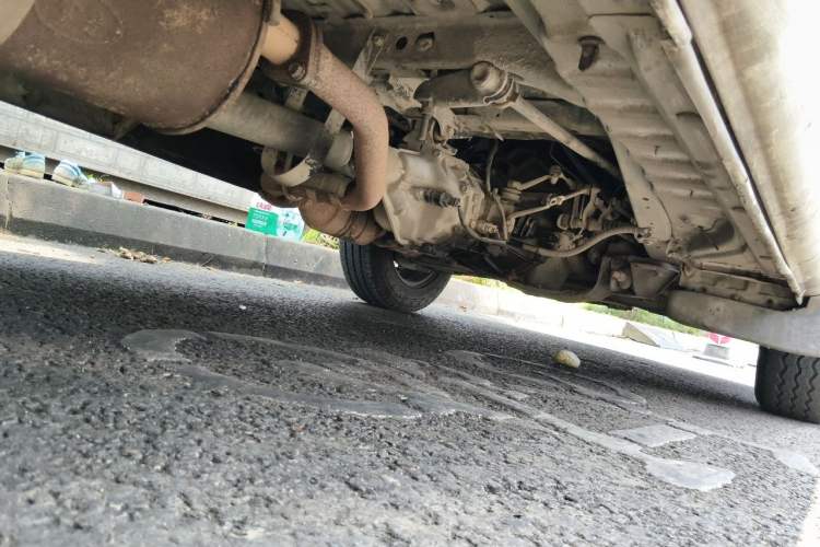 Used Jinbei Hiace 2011 2.0L Fifth-Generation Kuaiyunwang Standard Version 4G21B Chassis Rear Right