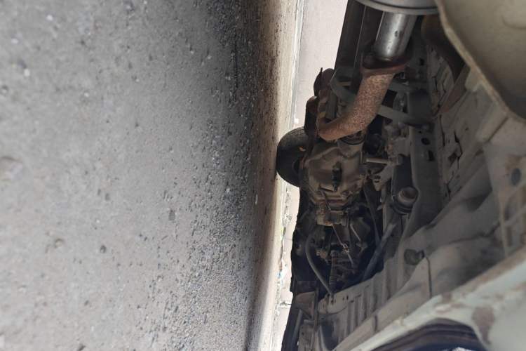 Used Jinbei Hiace 2011 2.0L Fifth-Generation Express Luxury V19 Chassis Rear Right