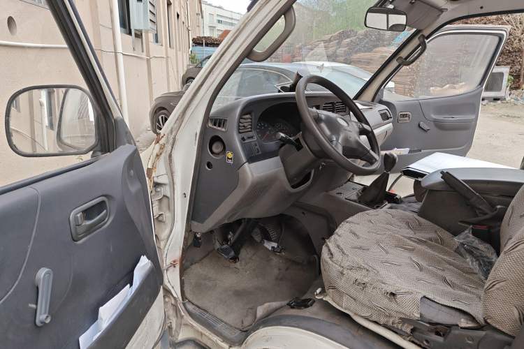 Used Jinbei Hiace 2011 2.0L Fifth-Generation Express Luxury V19 Driver Seat