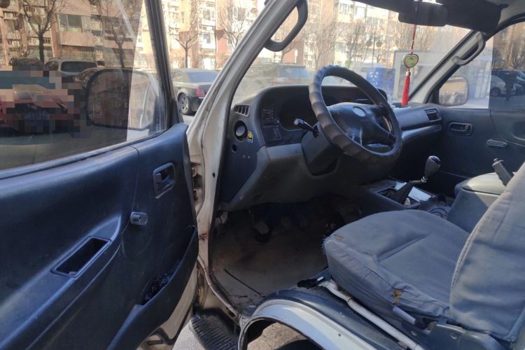Used Jinbei Hiace 2011 2.0L 5th Generation Power King Classic 4G20D4B Driver Seat