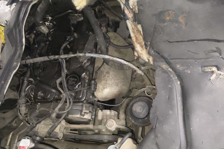 Used Jinbei Hiace 2011 2.0L 5th Generation Power King Classic 4G20D4B Engine Bay