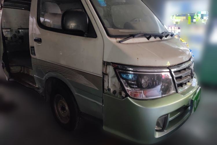 Used Jinbei Hiace 2011 2.0L 5th Generation Power King Classic 4G20D4B Front Right 45 Deg