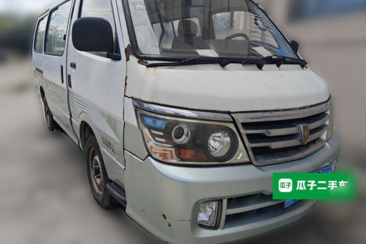 Used Jinbei Hiace 2011 2.0L Fifth-Generation Express Luxury V19 Front Right 45 Deg