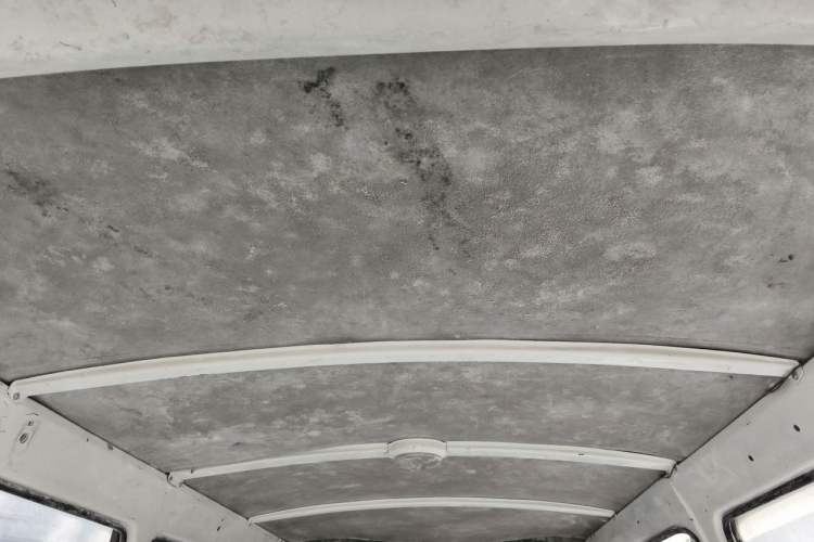 Used Jinbei Hiace 2011 2.0L Fifth-Generation Kuaiyunwang Standard Version 4G21B Headliner