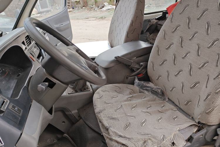 Used Jinbei Hiace 2011 2.0L Fifth-Generation Express Luxury V19 Left Front Seat