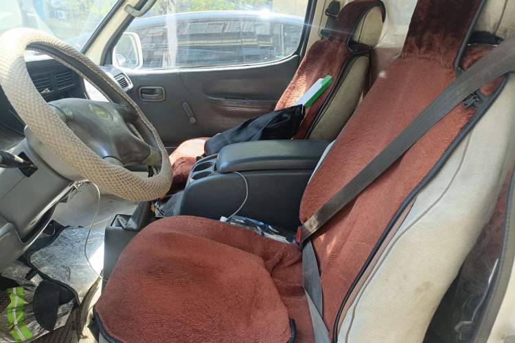 Used Jinbei Hiace 2011 2.5T Fifth-Generation Entrepreneur Edition Classic Version YC4FB90-36 Left Front Seat