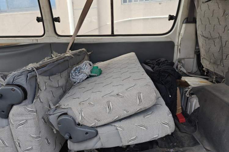 Used Jinbei Hiace 2011 2.0L Fifth-Generation Express Luxury V19 Left Rear Seat