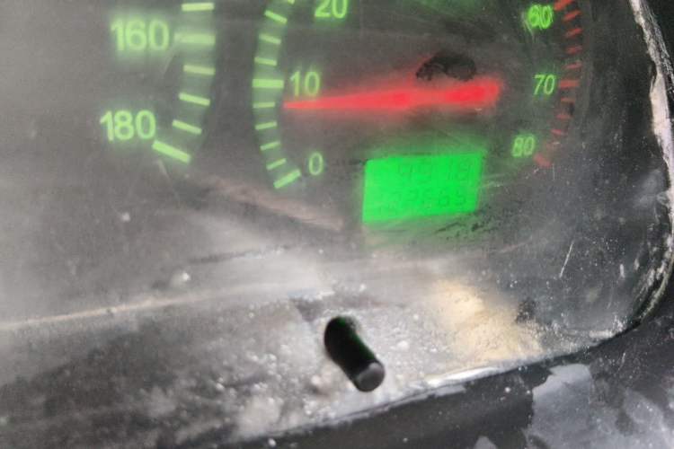 Used Jinbei Hiace 2011 2.0L Fifth-Generation Kuaiyunwang Standard Version 4G21B Odometer Close Up