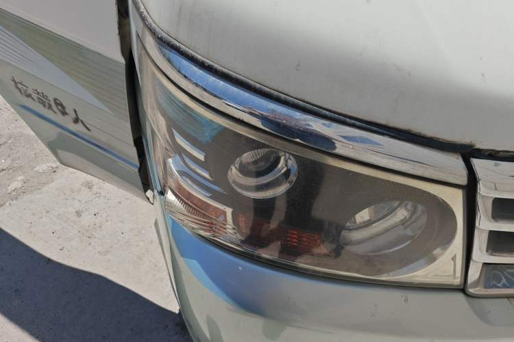 Used Jinbei Hiace 2011 2.0L Fifth-Generation Express Luxury V19 Right Front Headlight