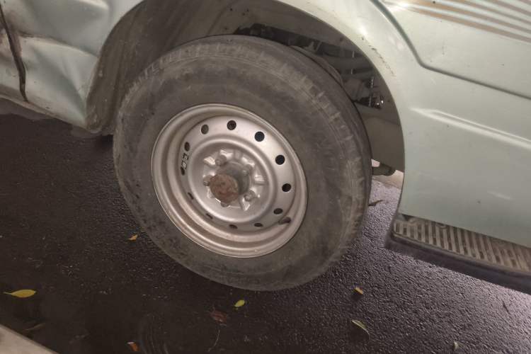 Used Jinbei Hiace 2011 2.0L 5th Generation Power King Classic 4G20D4B Right Front Wheel Hub