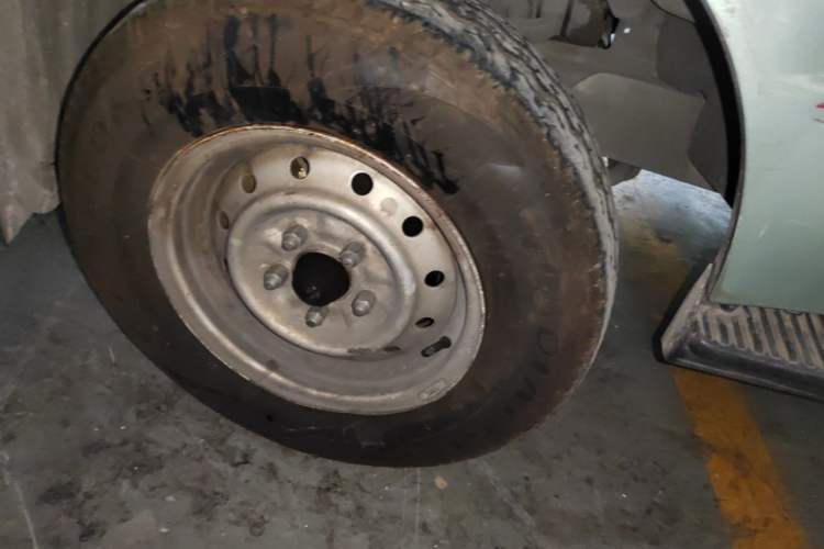 Used Jinbei Hiace 2011 2.0L 5th Generation Power King Classic 4G20D4B Right Front Wheel Hub