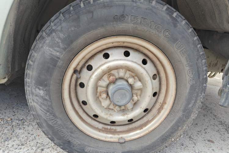 Used Jinbei Hiace 2011 2.0L Fifth-Generation Express Luxury V19 Right Front Wheel Hub
