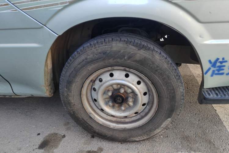 Used Jinbei Hiace 2011 2.0L 5th Generation Power King Classic 4G20D4B Right Front Wheel Hub