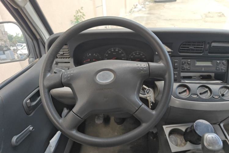 Used Jinbei Hiace 2011 2.0L Fifth-Generation Express Luxury V19 Steering Wheel
