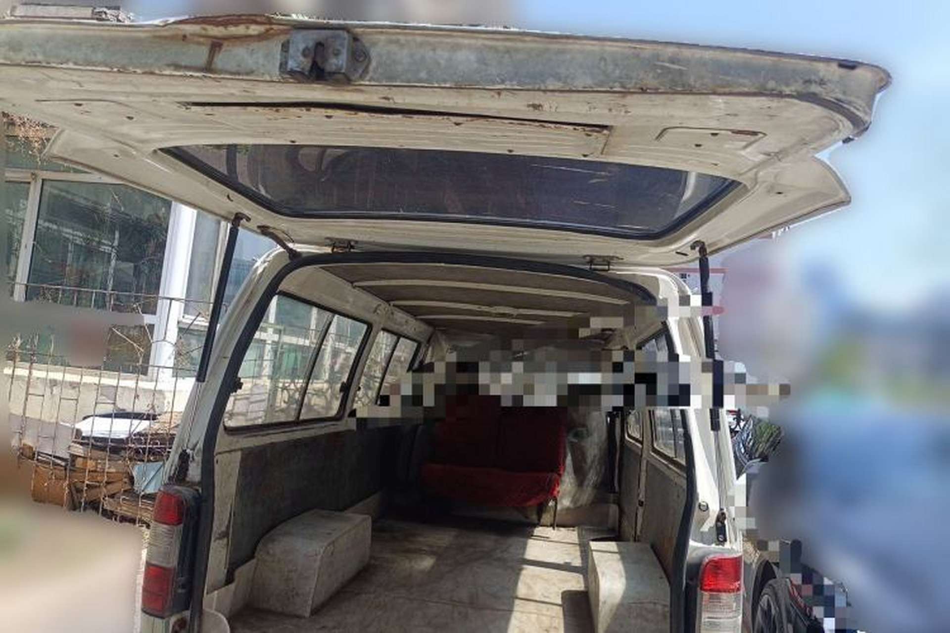 Used Jinbei Hiace 2011 2.5T Fifth-Generation Entrepreneur Edition Classic Version YC4FB90-36 Trunk