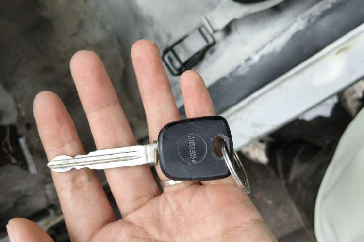 Used Jinbei Hiace 2011 2.0L Fifth-Generation Kuaiyunwang Standard Version 4G21B Vehicle Key