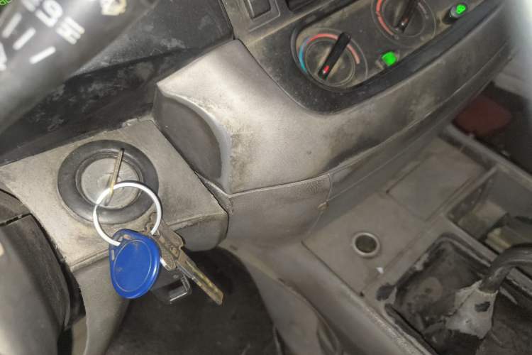 Used Jinbei Hiace 2011 2.0L 5th Generation Power King Classic 4G20D4B Vehicle Key