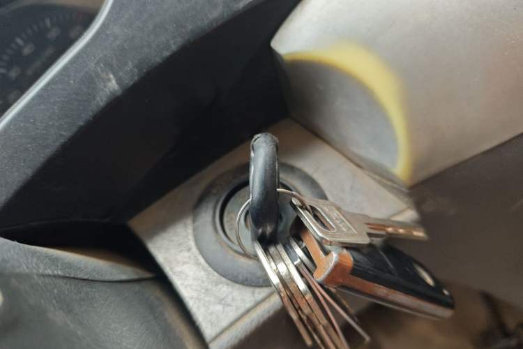 Used Jinbei Hiace 2011 2.0L 5th Generation Kuaiyunwang Standard Version 4G20B Vehicle Key