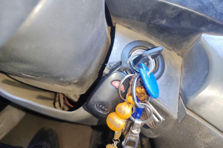 Used Jinbei Hiace 2011 2.0L 5th Generation Power King Classic 4G20D4B Vehicle Key