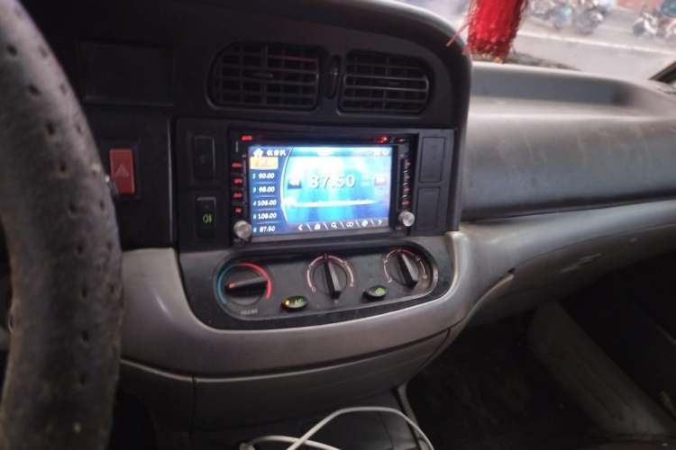 Used Jinbei Hiace 2011 2.0L 5th Generation Kuaiyunwang Standard Version 4G19 Audio And AC Panel