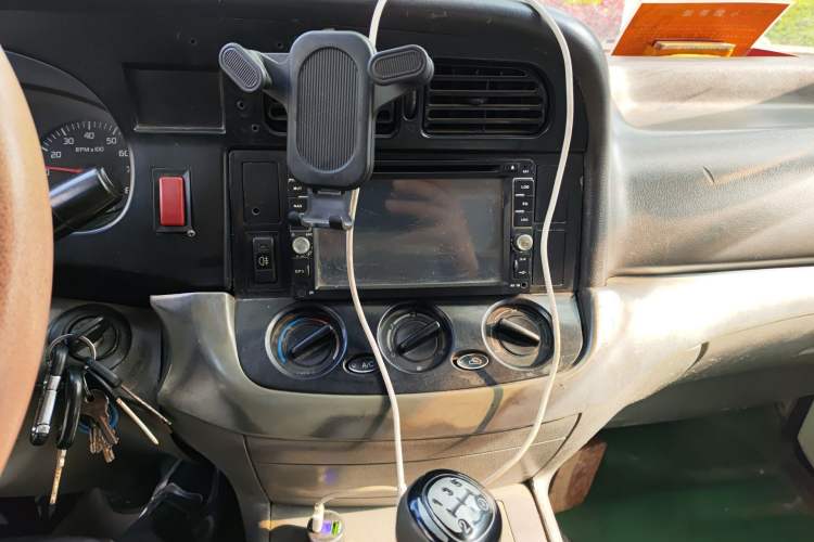 Used Jinbei Hiace 2011 2.0L 5th Generation Kuaiyunwang Standard Version 4G20B Audio And AC Panel