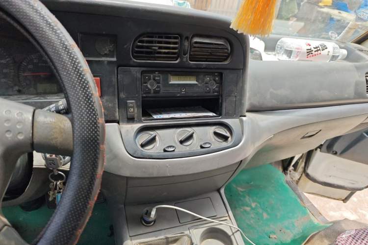 Used Jinbei Hiace 2011 2.0L 5th Generation Kuaiyunwang Luxury Edition 4G19 Audio And AC Panel
